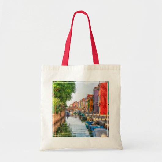 Verken de levendige charme van Burano Tote Bag (Voorkant)