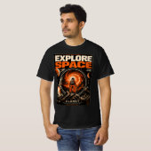 Verken de Ruimte – Retro Sciencefiction T-shirt (Voorkant volledig)