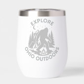 Verken Ohio Outdoors Bigfoot Camping Wine Tumbler (Achterkant)