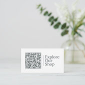 Verken onze winkel | Aanpasbare QR-code en logo Visitekaartje (Staand voorkant)
