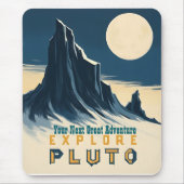 Verken Pluto Vintage Reisposter - Retro Ruimte Muismat (Voorkant)