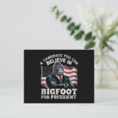 Verkiezing 2024 Grappige Stem Sasquatch VS Briefkaart (Staand voorkant)