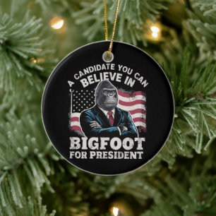 Verkiezing 2024 Grappige Stem Sasquatch VS Keramisch Ornament