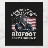 Verkiezing 2024 Grappige Stem Sasquatch VS Wijn Etiket (Enkel label)