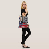 Verkiezingsinmenging Tote Bag (Op model)