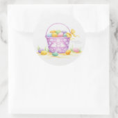 Verkleurde paaseieren in emmer ronde sticker (Tas)