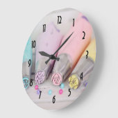 Verkleurde pasta-decorteermiddelen grote klok (Hoek)