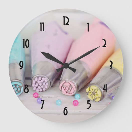 Verkleurde pasta-decorteermiddelen grote klok (Voorkant)