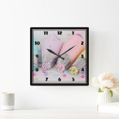 Verkleurde pasta-decorteermiddelen vierkante klok (Huis)