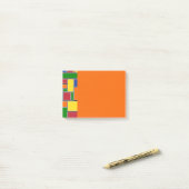 Verkleurde rechthoeken post-it® notes (Op bureau)