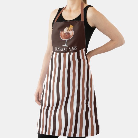 verkopers van schattig ijs voegen naam toe schort (Insitu)