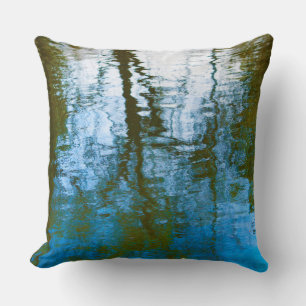 Verlagingen in water kussen