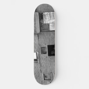 Verlaten appartement te huur persoonlijk skateboard