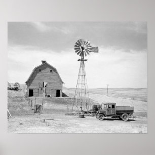 Verlaten boerderij, 1936. Oude foto Poster