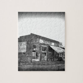 Verlaten boerenbedrijf in zwart-wit legpuzzel