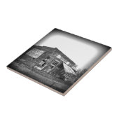 Verlaten boerenbedrijf in zwart-wit tegeltje (Zijkant)