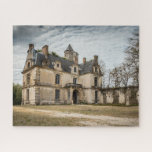 Verlaten fantasie Frans Chateau Legpuzzel<br><div class="desc">Verbeeldende artistieke droomlandschap exterieur van verlaten Frans kasteel met mansard dak,  torentjes,  boogvormige ingang en  stenen werk.</div>
