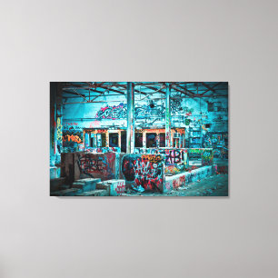 Verlaten gebouw Blauwe Muur Graffiti Art Canvas Afdruk