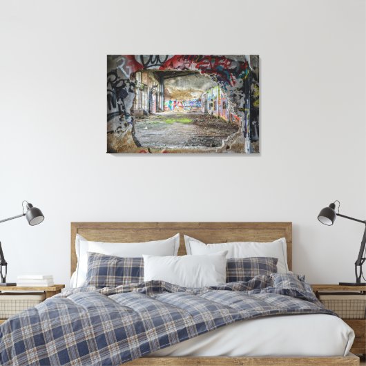 Verlaten gebouw Gat in Muur Graffiti Art Canvas Afdruk (Insitu (Slaapkamer))
