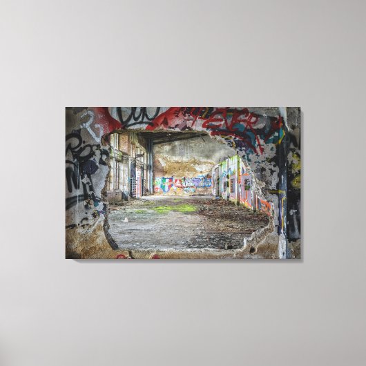 Verlaten gebouw Gat in Muur Graffiti Art Canvas Afdruk (Voorkant)