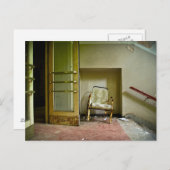 Verlaten Gebouw met Lege Stoel Briefkaart (Voorkant / Achterkant)
