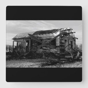 Verlaten huis in Kelso Californië Vierkante Klok