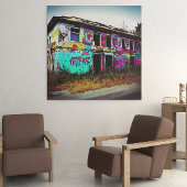 Verlaten huis met kleurrijke graffiti canvas afdruk