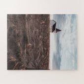 Verlaten Kerk in een Gebied met Omheining Legpuzzel (Horizontaal)