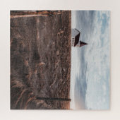 Verlaten Kerk in een Gebied met Omheining Legpuzzel (Horizontaal)