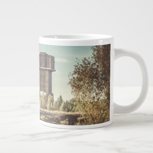 Verlaten kolenmijn grote koffiekop (Rechts)