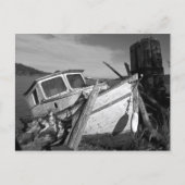 Verlaten Shipwreck Black en White Photo Briefkaart (Voorkant)