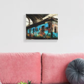 Verlaten trein met graffiti straatkunst canvas afdruk (Insitu (Woonkamer))