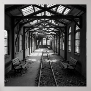 Verlaten treinstation – houtskoolkunst poster