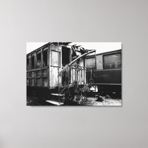 Verlaten Wooden Passenger Car Le Mastrou Canvas Afdruk