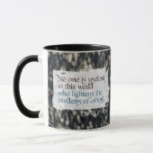 verlicht de last van anderen mok (Links)