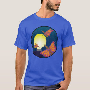 Verlicht De Nacht Flesvliegen Motten Bij Een Licht T-shirt