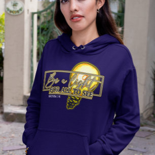 Verlicht de wereld met onze 'Be A Light' Hoodie