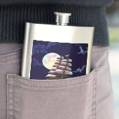 Verlicht schip op de oceaan onder de maan flacon (Voorbeeld)