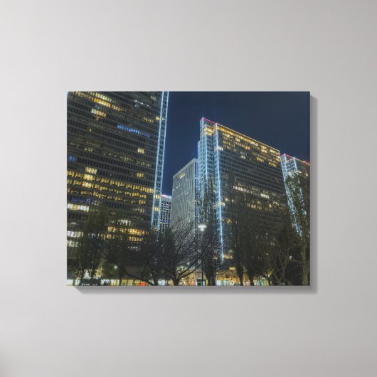 Verlicht stadsbeeld bij nacht canvas afdruk (Voorkant)