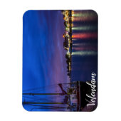 Verlichtde haven van Volendam 's nachts Magneet (Verticaal)