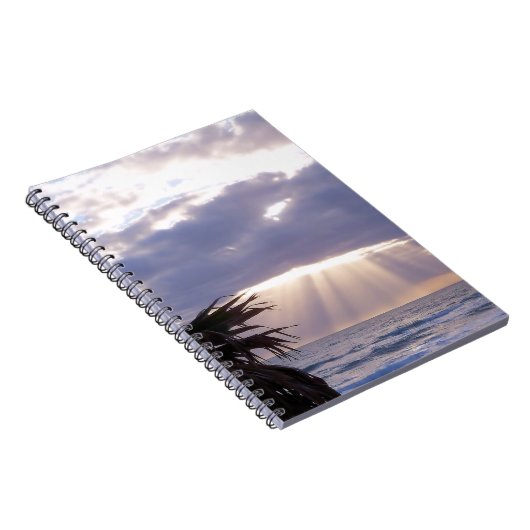 Verlichtde oceaan in de vroege ochtend notitieboek (Rechterzijde)