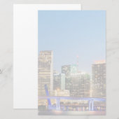 Verlichtde skyline van het centrum van Miami bij s Briefpapier (Voorkant / Achterkant)