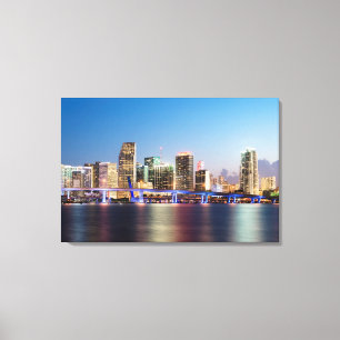 Verlichtde skyline van het centrum van Miami bij s Canvas Afdruk