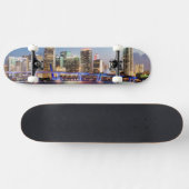 Verlichtde skyline van het centrum van Miami bij s Skateboard (Horizontaal)