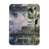Verlichtde torens aan de waterfront van de Miami Magneet (Verticaal)