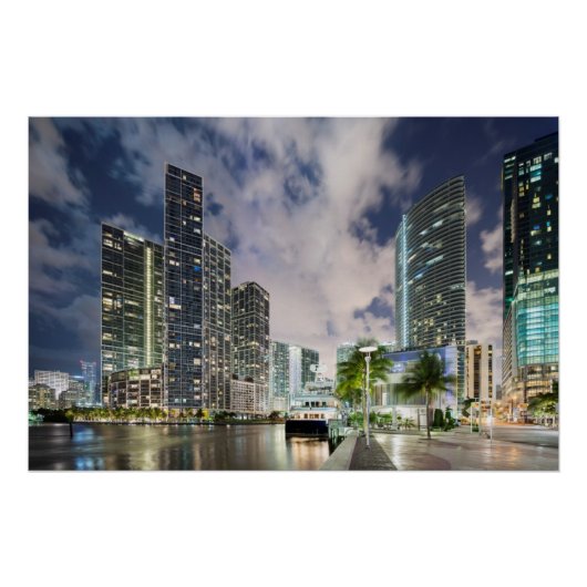 Verlichtde torens aan de waterfront van de Miami Poster (Voorkant)