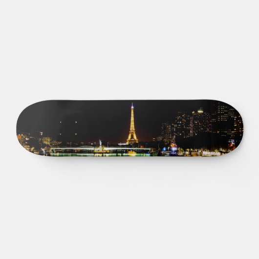 Verlichte Eiffeltoren in Parijs 's nachts Persoonlijk Skateboard (Horizontaal)