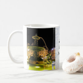 Verlichte fontein en zeemeermin. Rossio, Lissabon Koffiemok