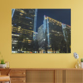 Verlichte stadsgezicht bij nacht canvas afdruk (Insitu (Woonkamer))