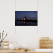 Verlichte windmolen bij Blauwe Uur poster (Keuken)